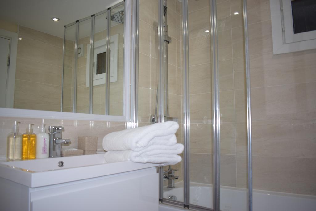 Sky Night Serviced Apartments Cardiff Dış mekan fotoğraf