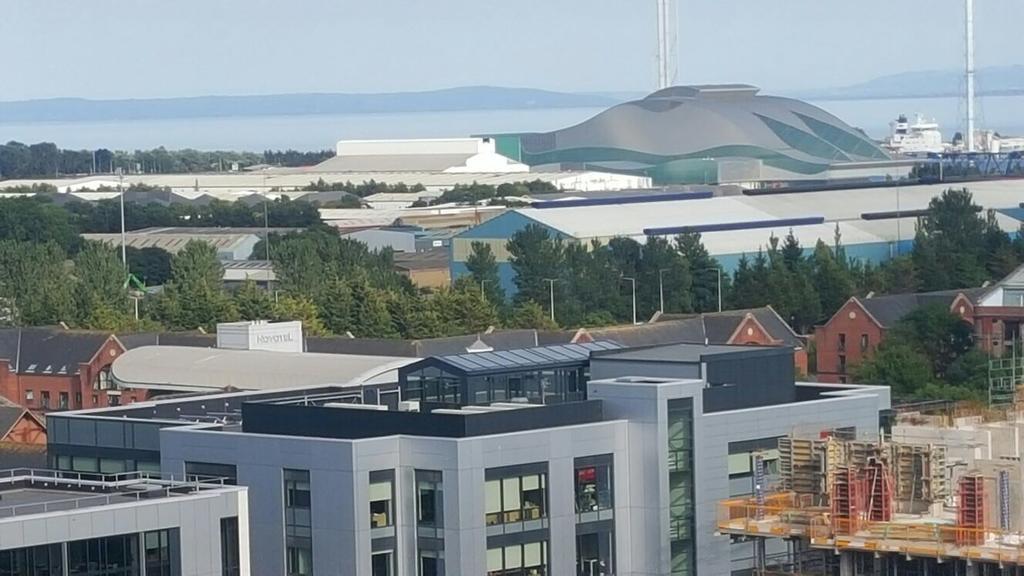 Sky Night Serviced Apartments Cardiff Dış mekan fotoğraf