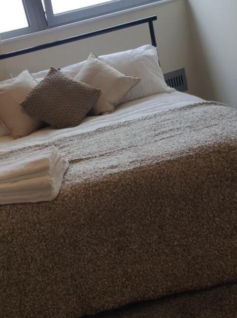 Sky Night Serviced Apartments Cardiff Dış mekan fotoğraf